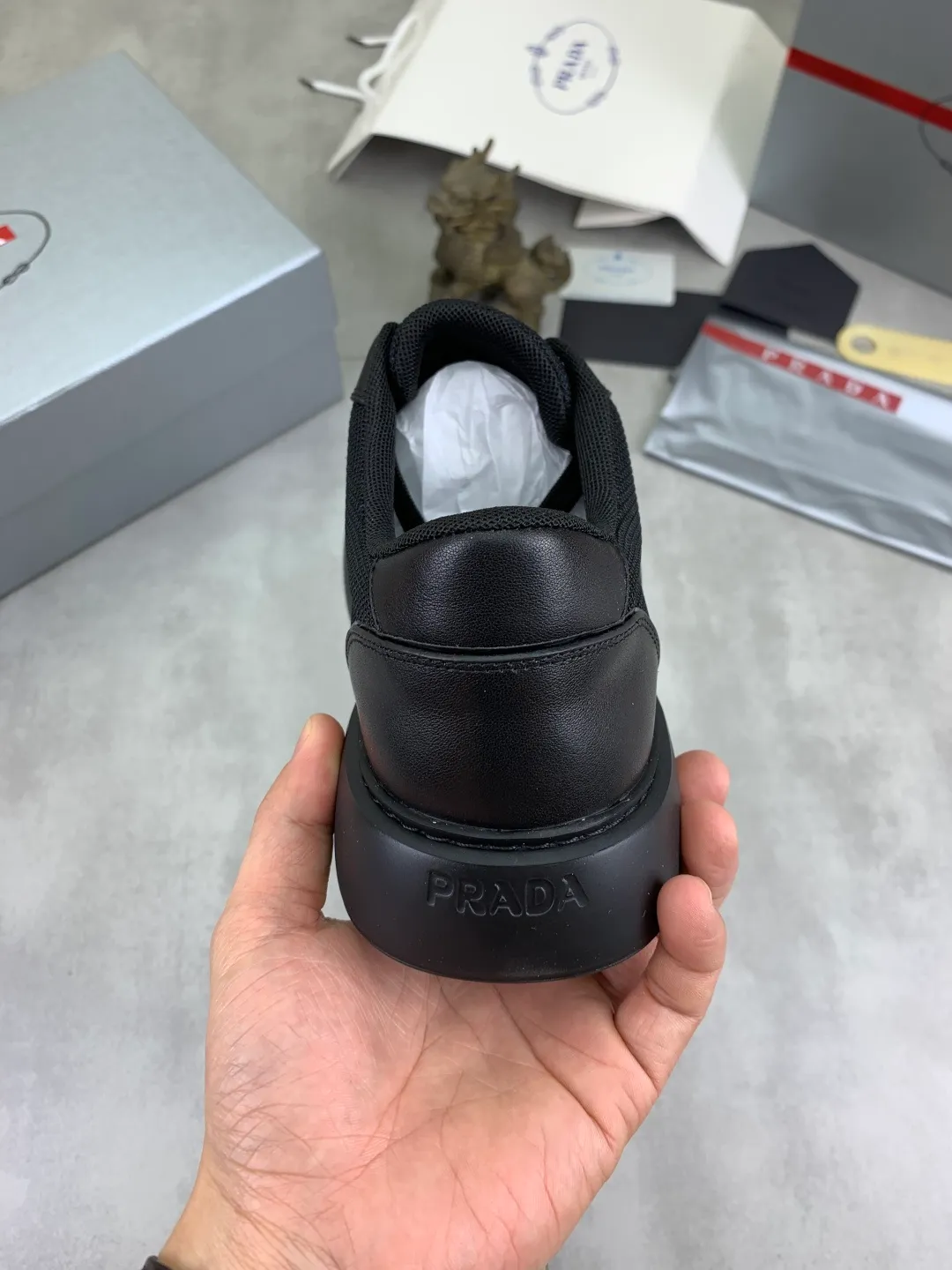 Men's men's shoes 💰P542💰 [New style] popular models are on the official website, 🆘 The trendy brand (Prada) mainly promotes popular models, avant-garde and versatile fashionable men's shoes private version mold opening, cowhide surface splicing 1:1.. Fashionable and simple, original imported cowhide lining cowhide feet; the atmosphere and personality are more fashionable, eye-catching and pursuing class. It will subvert the old idea and be a must-have for fashionistas with you! Must keep it! Tall and comfortable, large and low, high-end quality workmanship. Size: 38-44 4️⃣colors available.